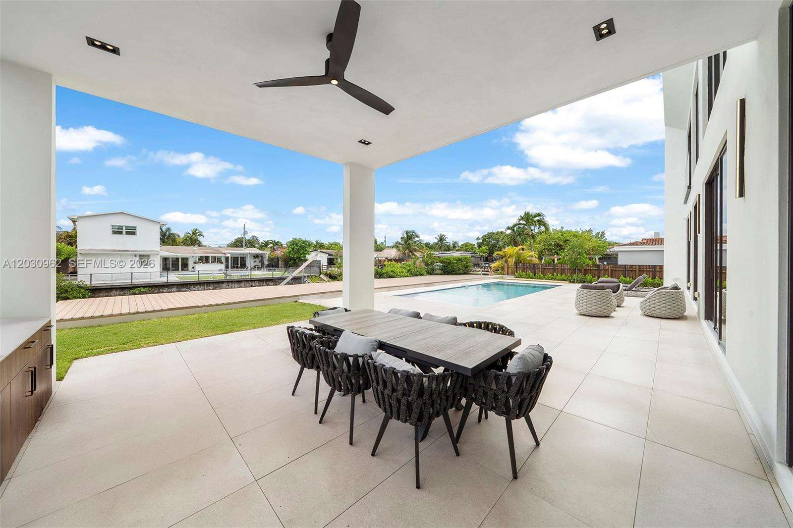 2380 196th St, Miami, FL 33180 - For Sale photo 16