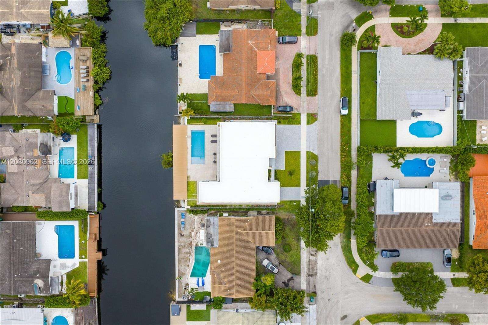 2380 196th St, Miami, FL 33180 - For Sale photo 39