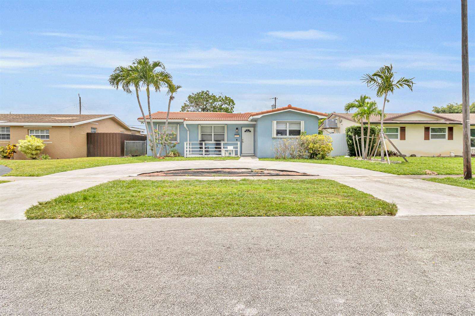 2200 47th, Hollywood, FL 33021 - For Sale photo 1