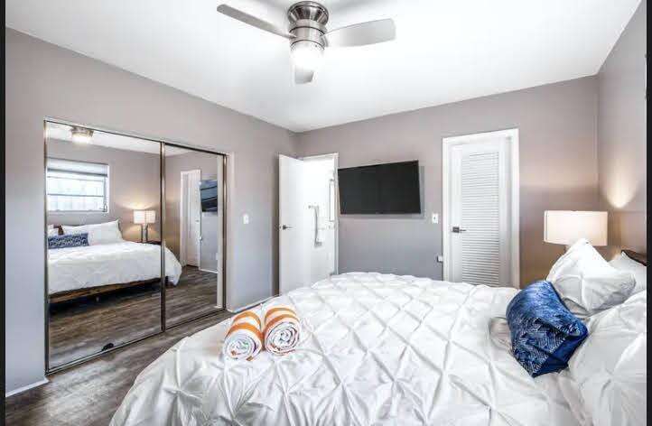 2200 47th, Hollywood, FL 33021 - For Sale photo 11