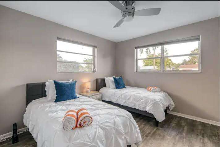 2200 47th, Hollywood, FL 33021 - For Sale photo 16