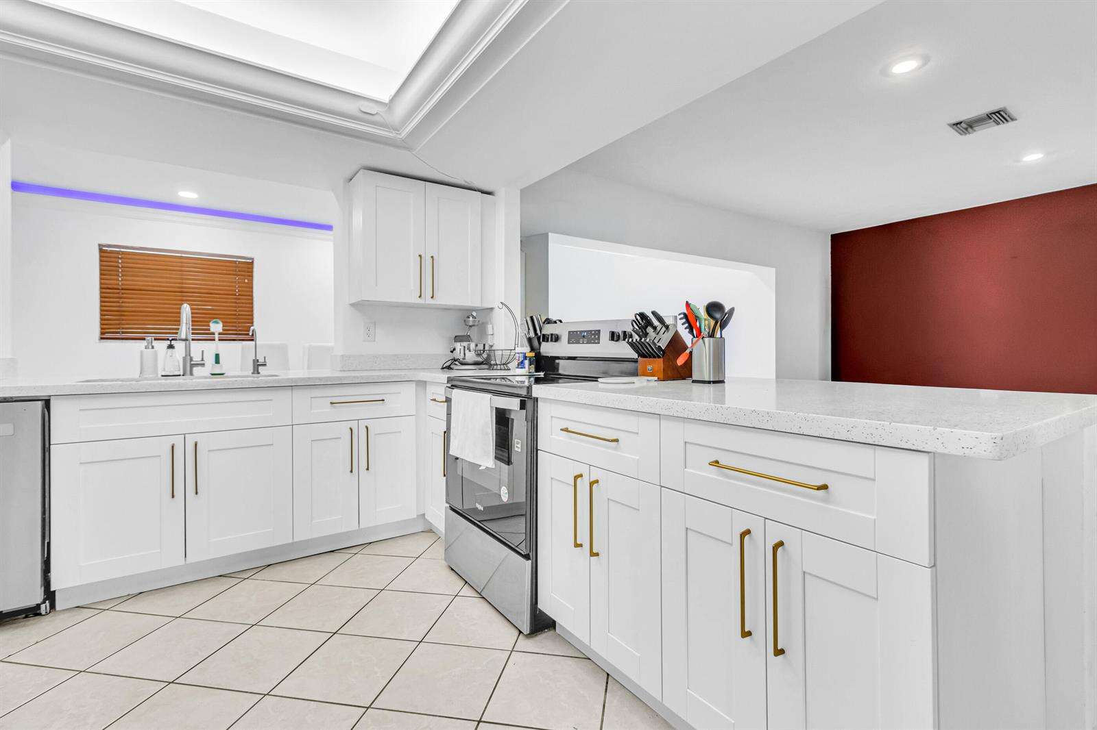 2200 47th, Hollywood, FL 33021 - For Sale photo 6