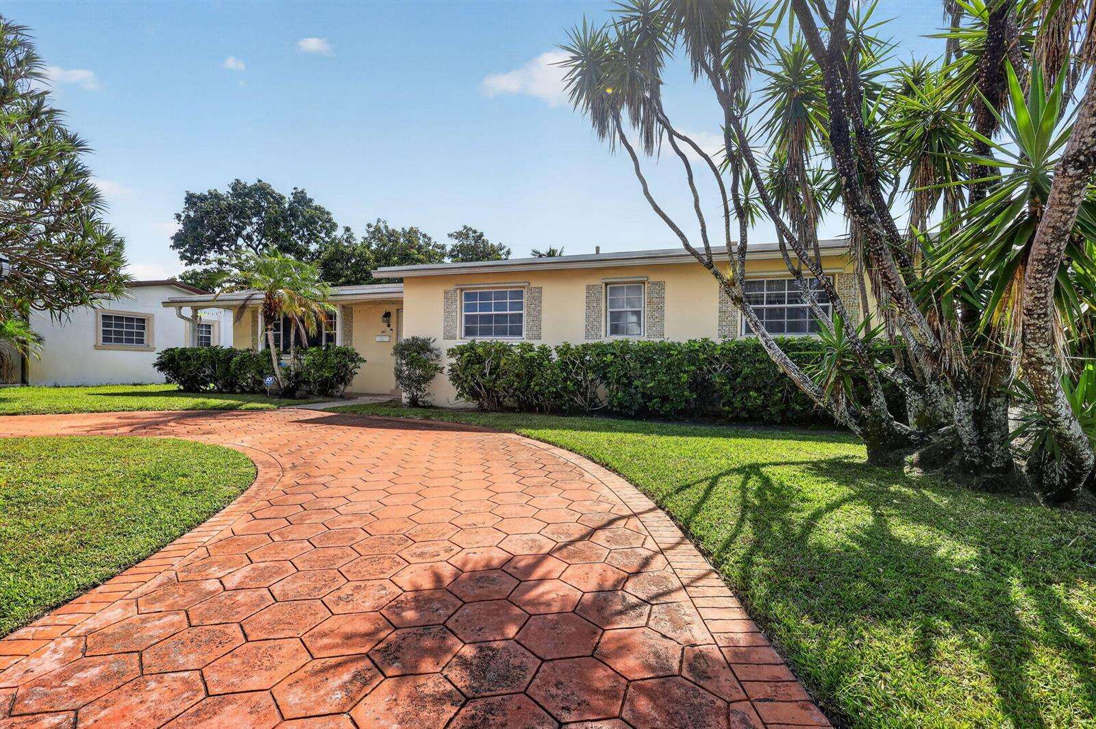 241 68th, Hollywood, FL 33024 - Pending Sale photo 1