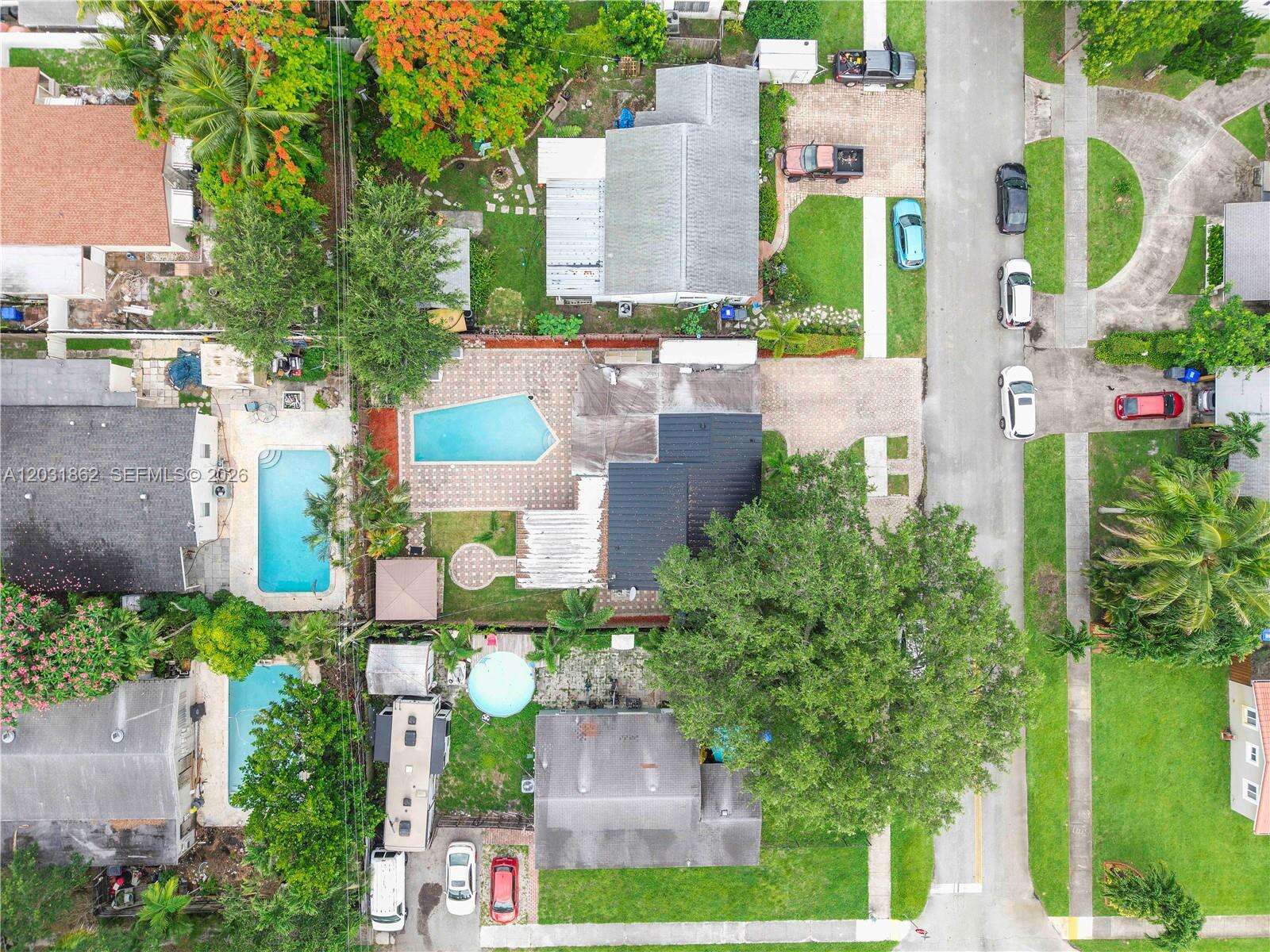 6810 Douglas St, Hollywood, FL 33024 - For Sale photo 2