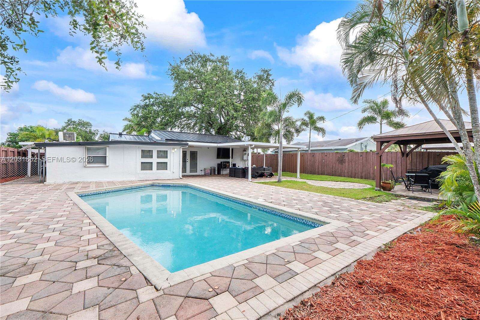 6810 Douglas St, Hollywood, FL 33024 - For Sale photo 4