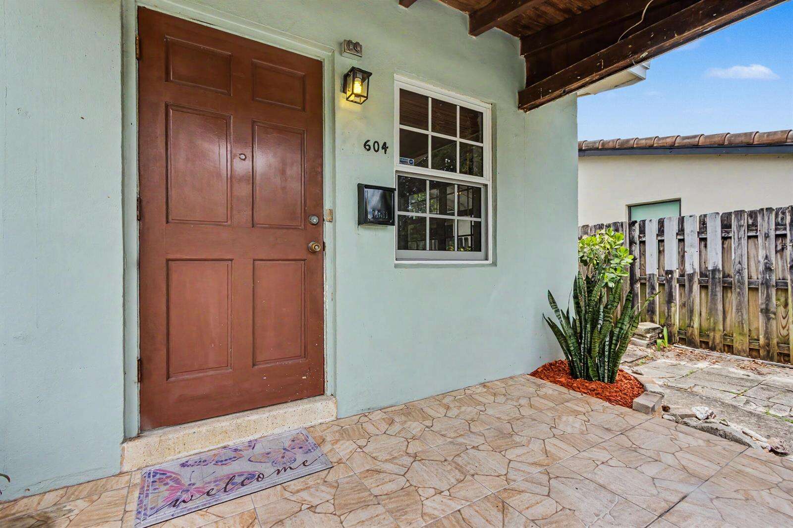 604 14th, Fort Lauderdale, FL 33304 - For Sale photo 2