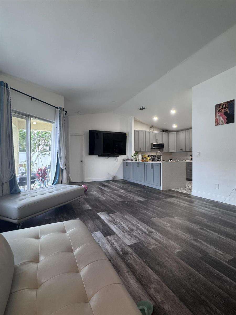 11747 12th, Pembroke Pines, FL 33026 - For Sale photo 12