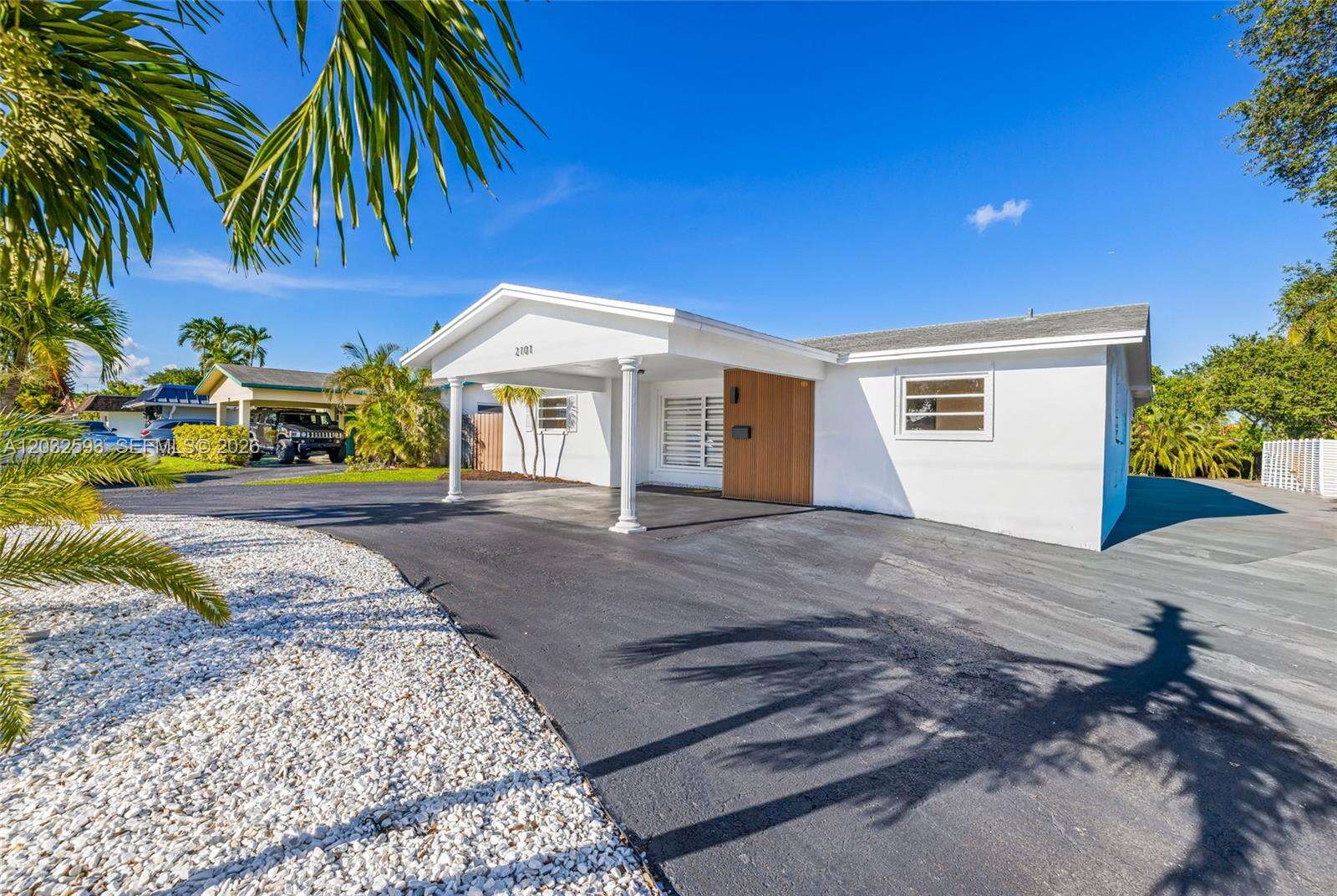 2101 56th Ave, Hollywood, FL 33021 - For Sale photo 2