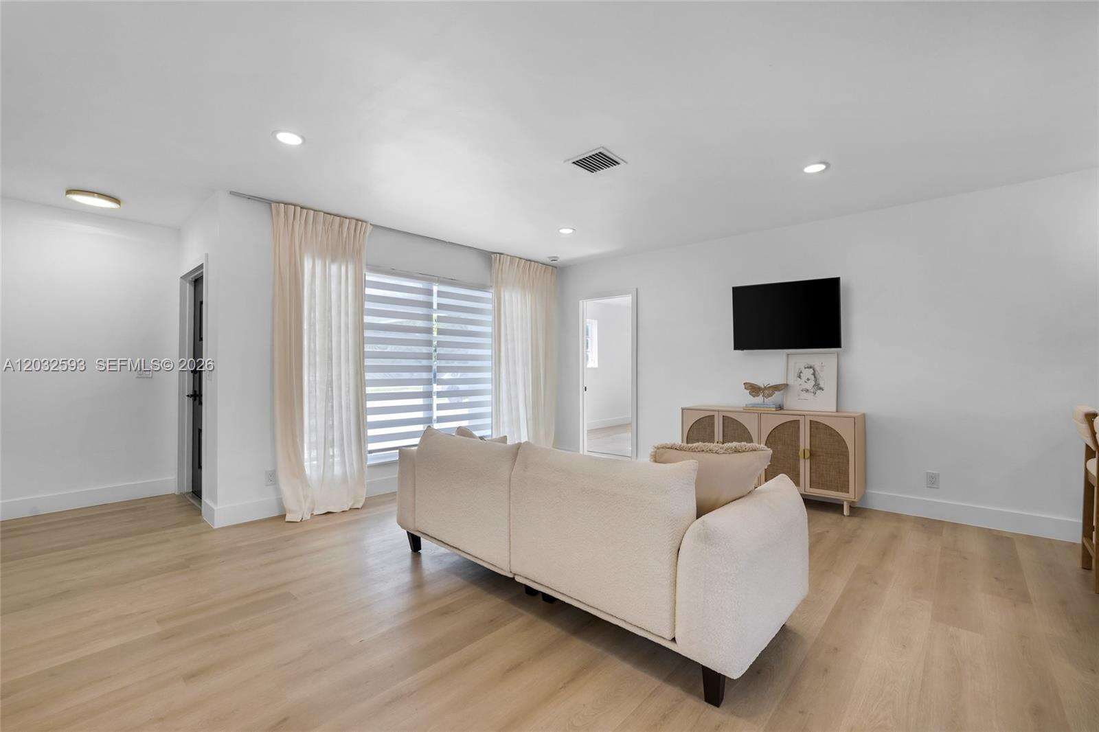 2101 56th Ave, Hollywood, FL 33021 - For Sale photo 8
