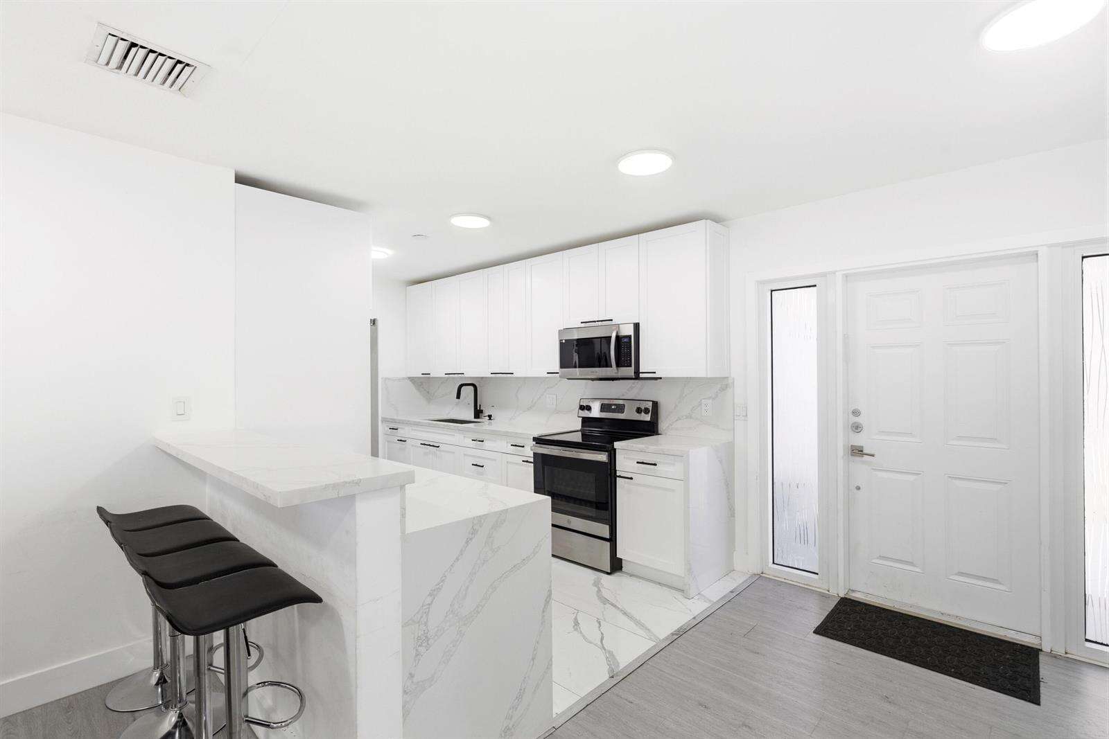 6444 Oak, Hollywood, FL 33024 - For Sale photo 6