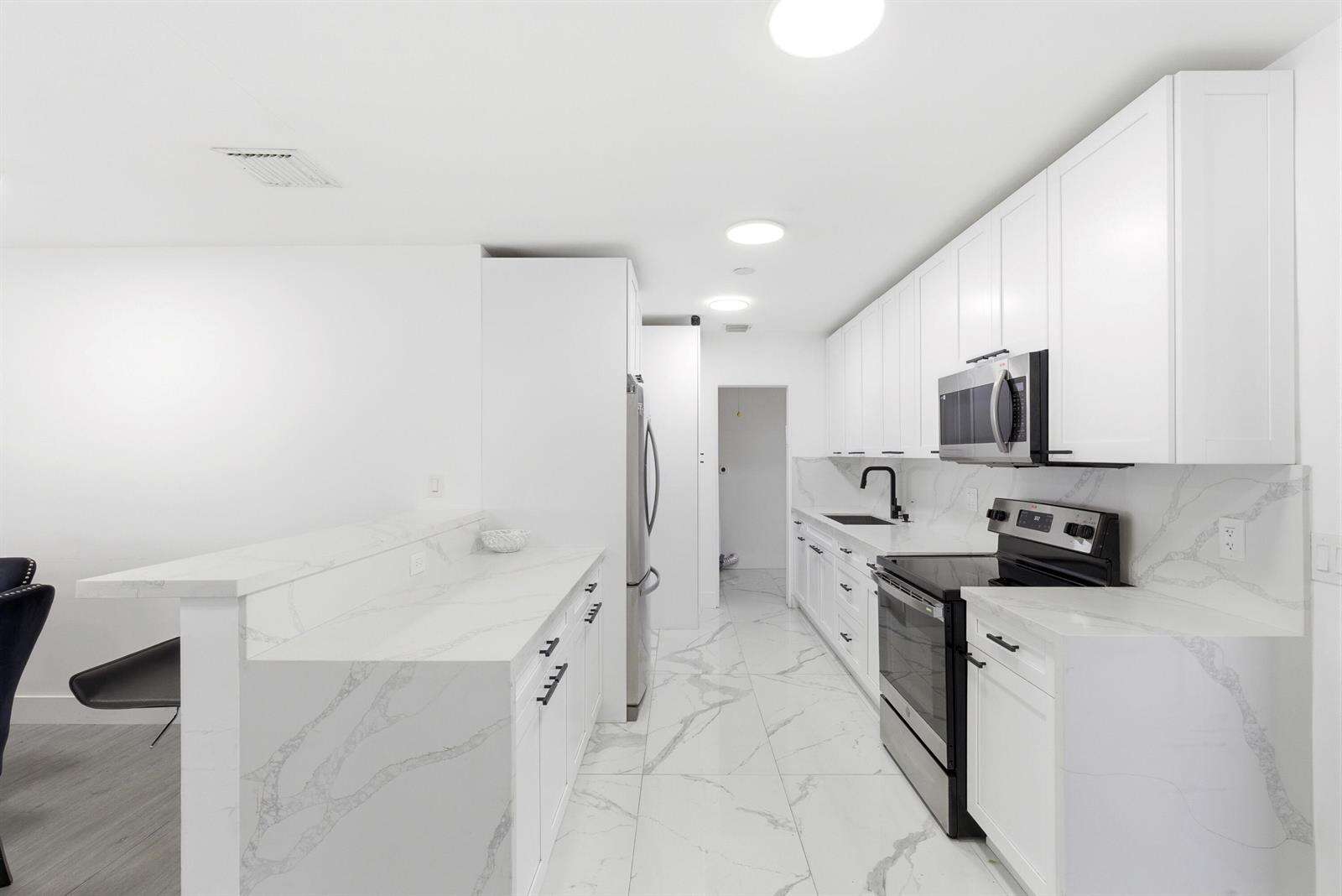 6444 Oak, Hollywood, FL 33024 - For Sale photo 7