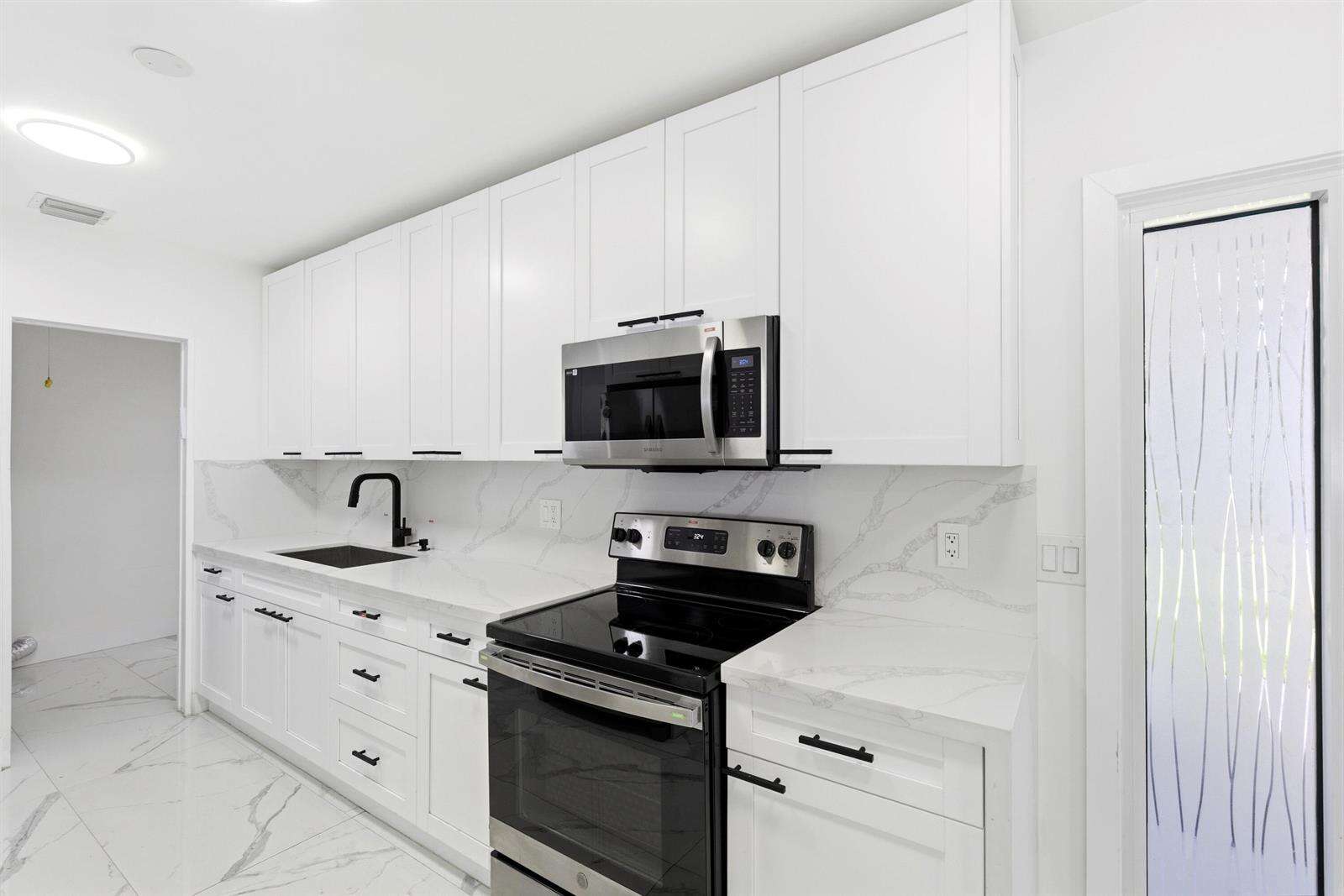 6444 Oak, Hollywood, FL 33024 - For Sale photo 8