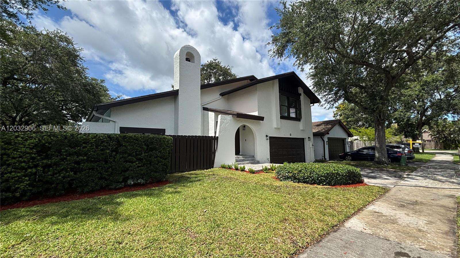 49 Forest Cir, Cooper City, FL 33026 - For Sale photo 2