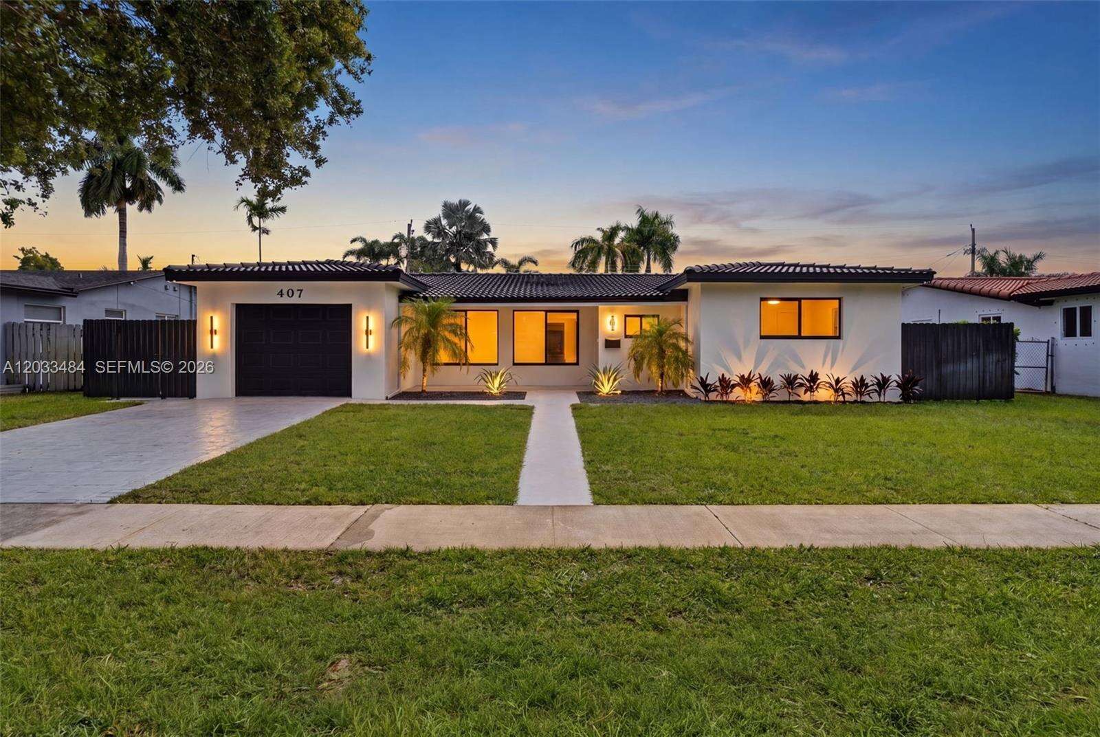 407 Highland Dr, Hollywood, FL 33021 - Pending Sale photo 2