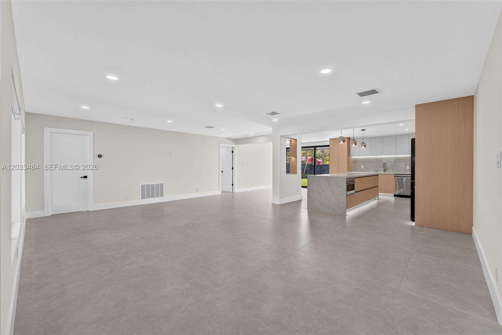 407 Highland Dr, Hollywood, FL 33021 - Pending Sale photo 6
