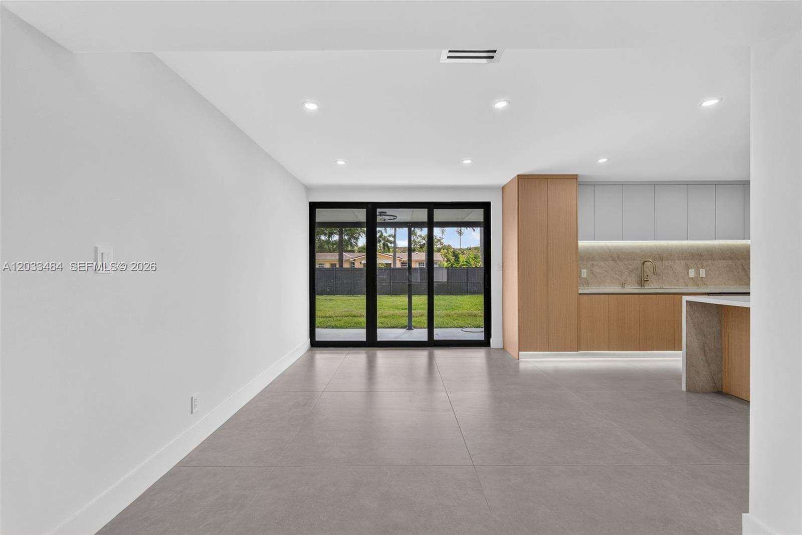 407 Highland Dr, Hollywood, FL 33021 - Pending Sale photo 9