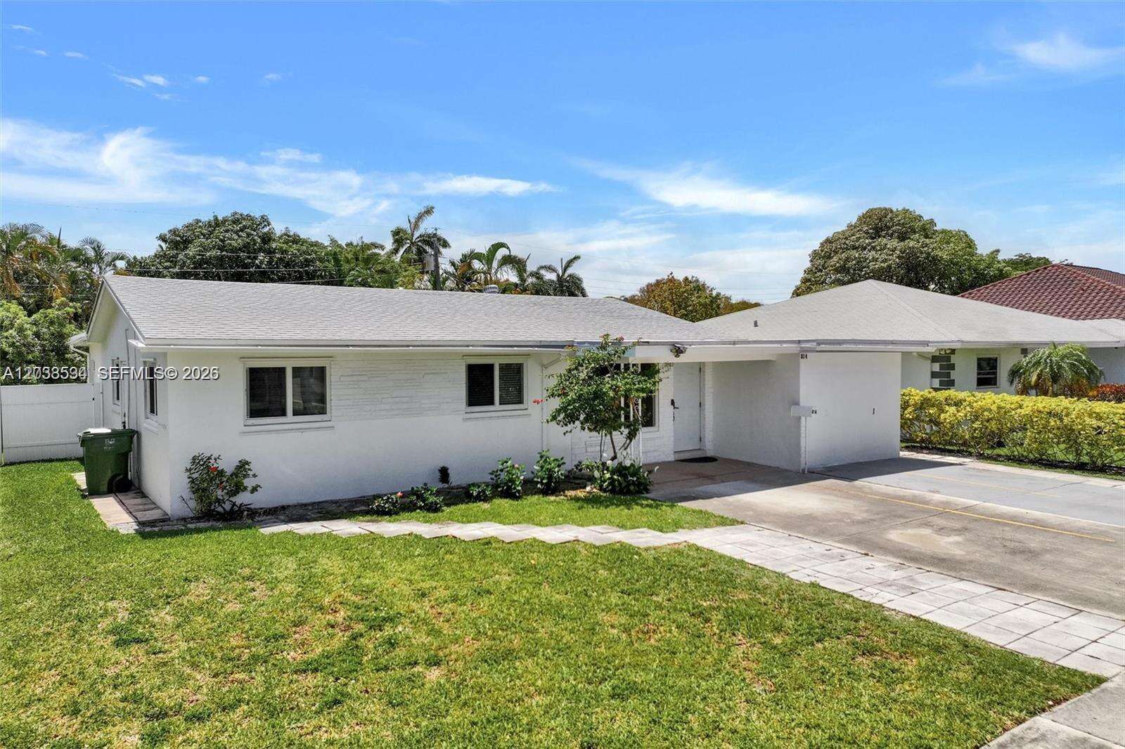 814 4th St, Hallandale Beach, FL 33009 - For Sale photo 2