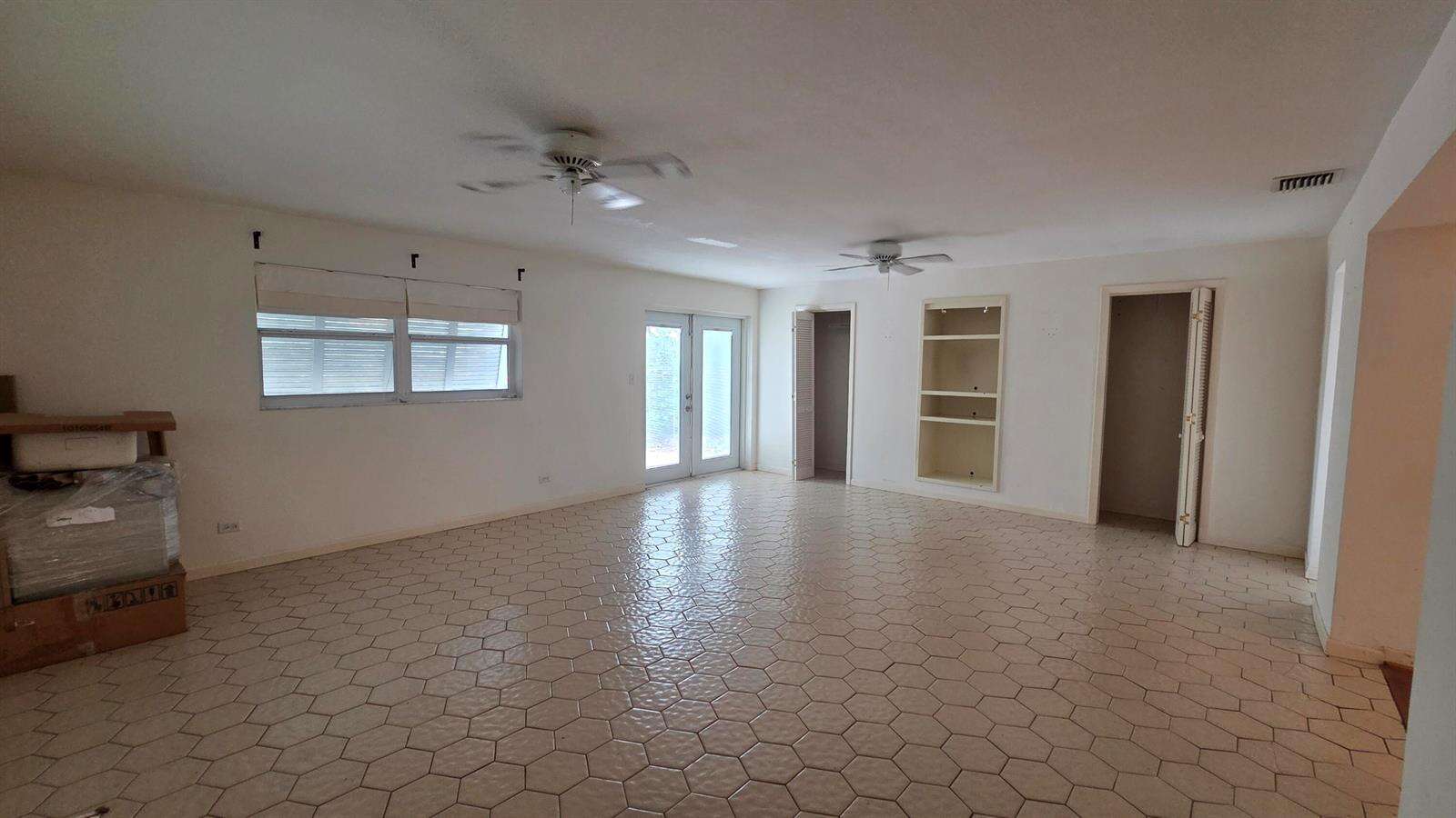 2000 31st, Hollywood, FL 33021 - For Sale photo 11