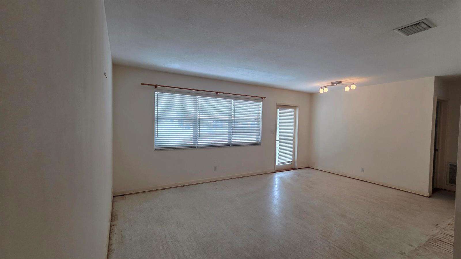 2000 31st, Hollywood, FL 33021 - For Sale photo 3