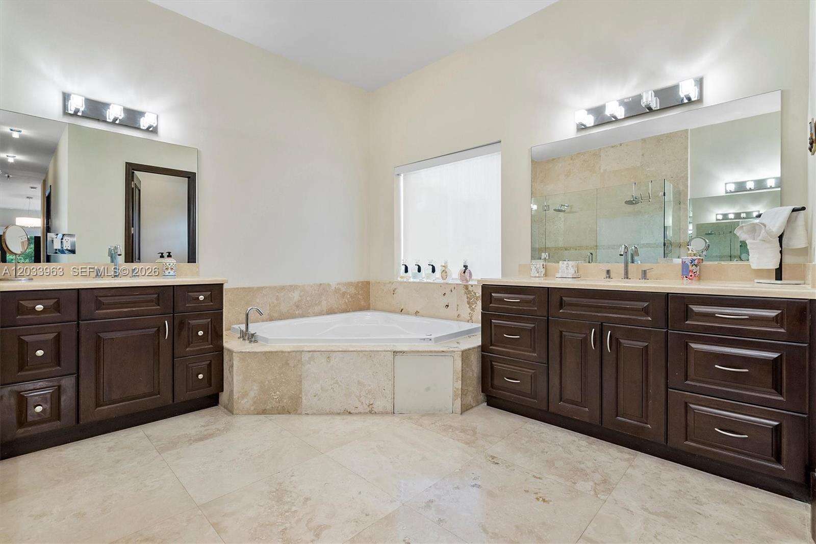 18825 Bay Rd, Sunny Isles Beach, FL 33160 - For Sale photo 28