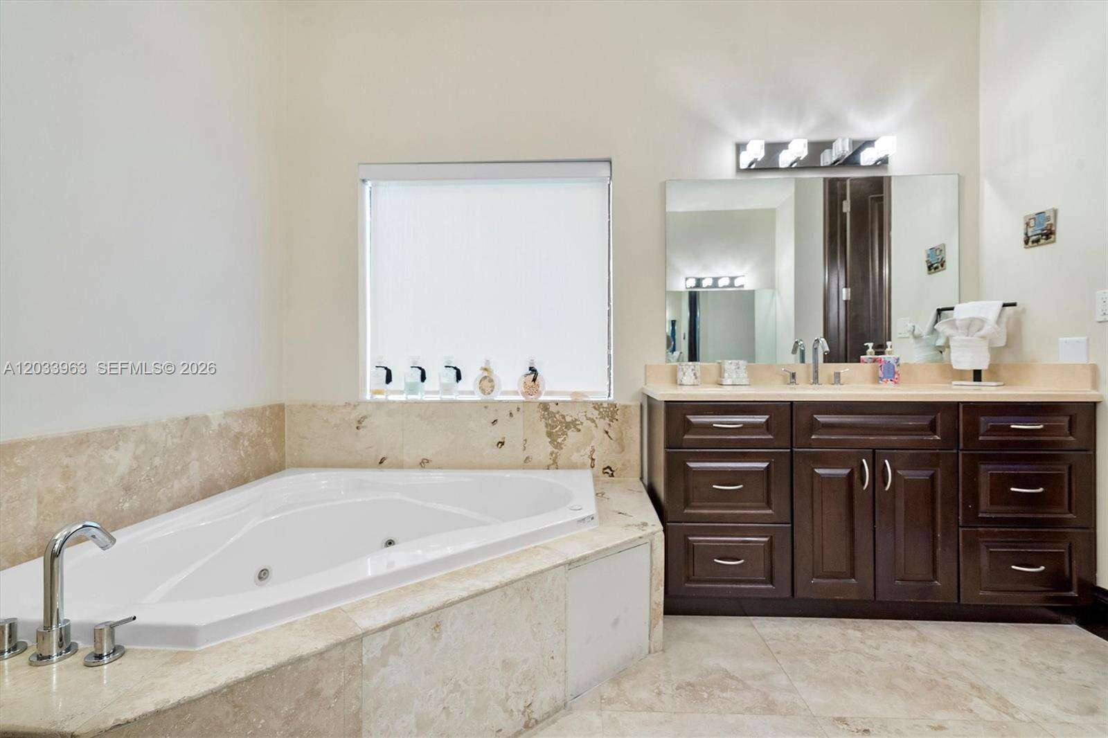 18825 Bay Rd, Sunny Isles Beach, FL 33160 - For Sale photo 31