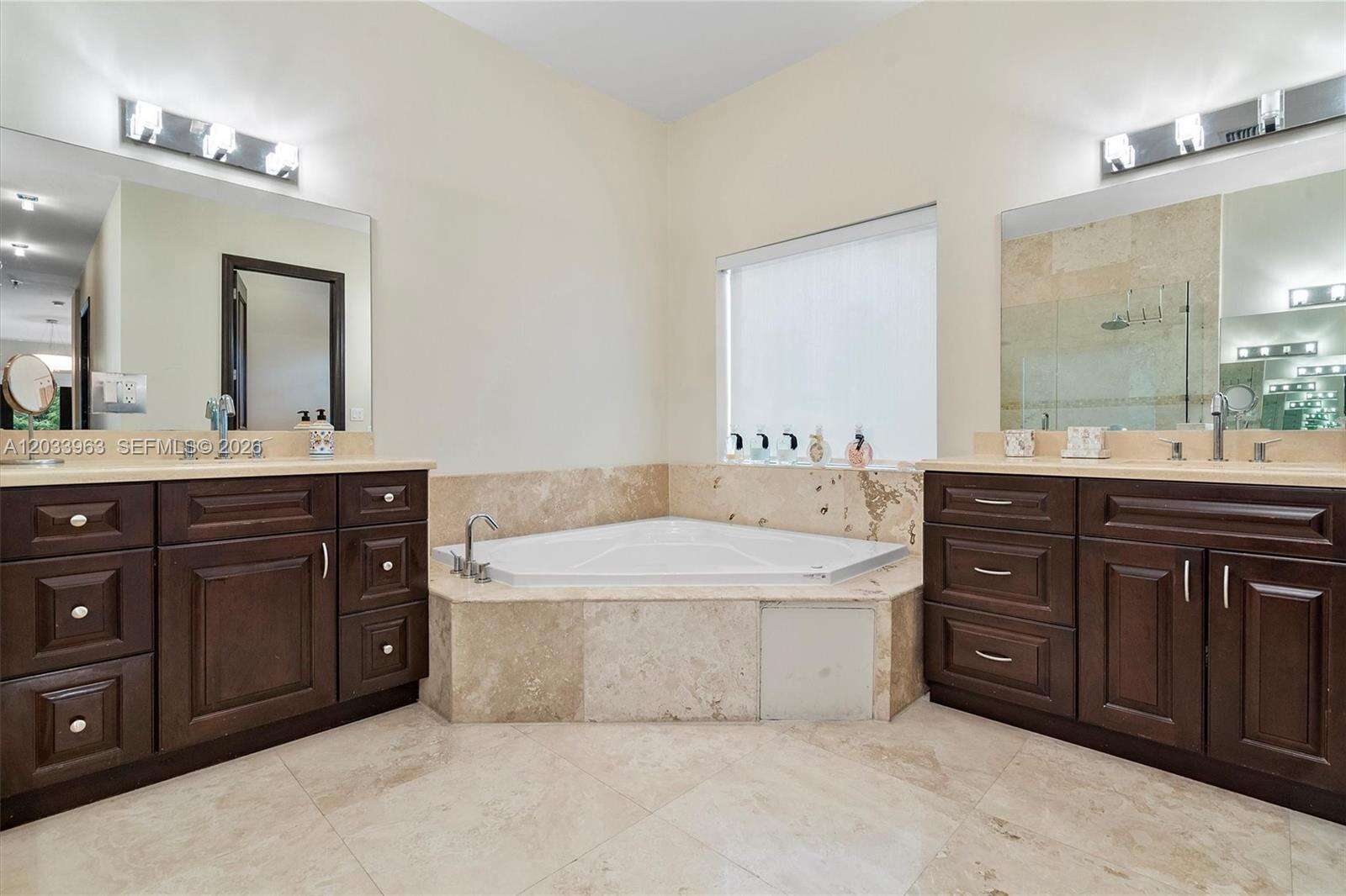 18825 Bay Rd, Sunny Isles Beach, FL 33160 - For Sale photo 33