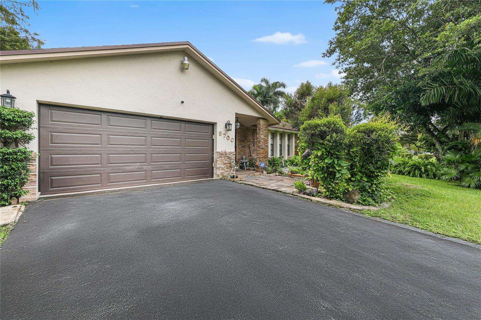 9700 28th, Cooper City, FL 33024 - For Sale photo 8