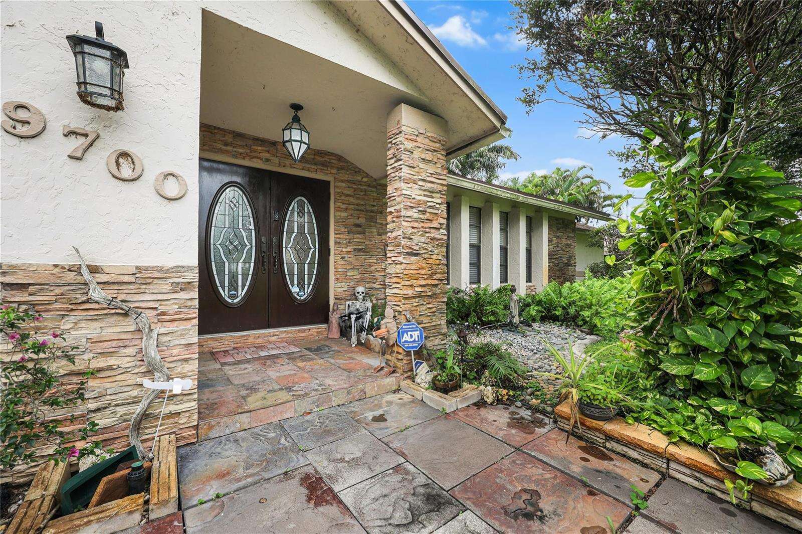 9700 28th, Cooper City, FL 33024 - For Sale photo 10