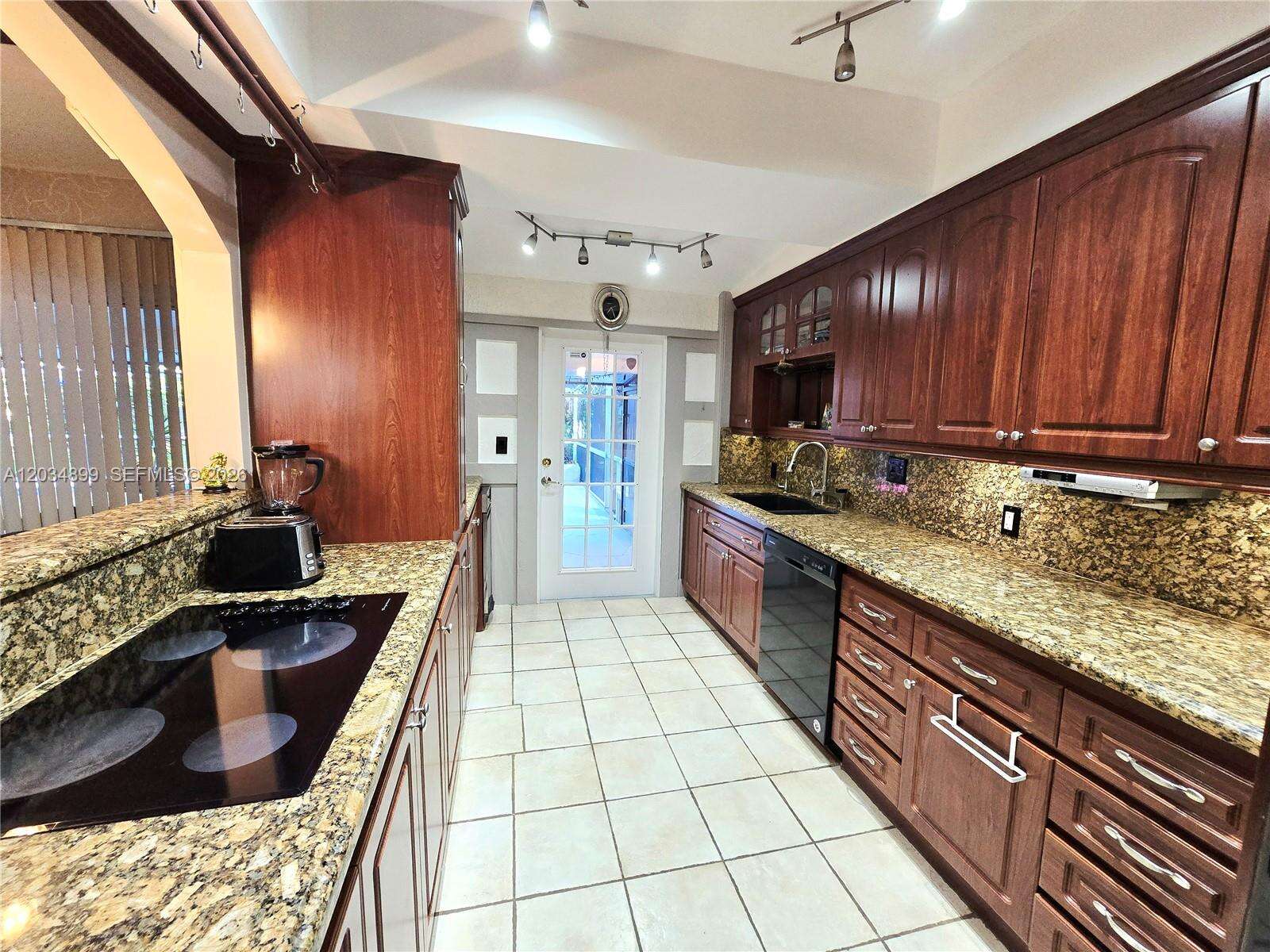 2630 Monroe St, Hollywood, FL 33020 - For Sale photo 23