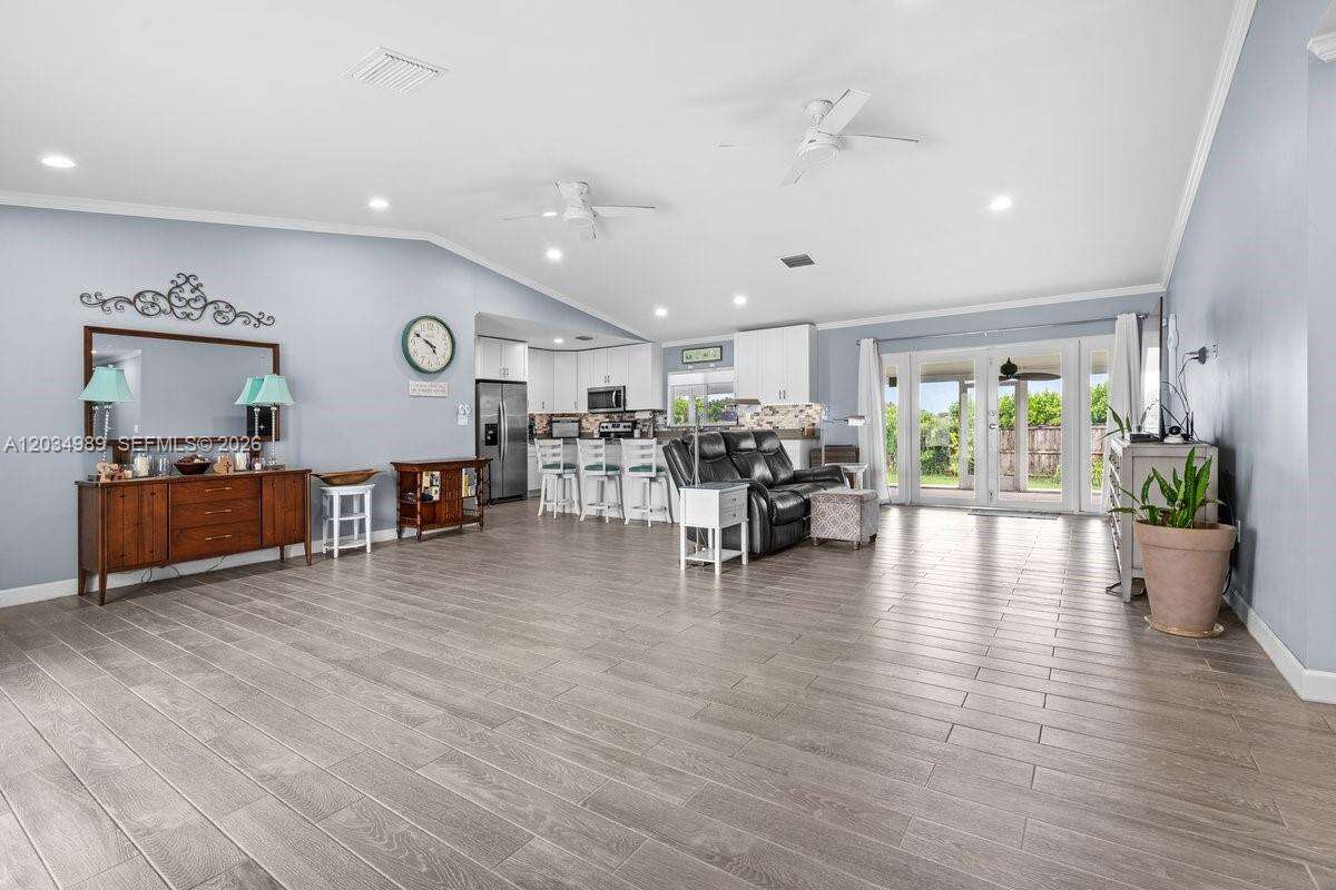 20572 317th St, Homestead, FL 33030 - For Sale photo 2