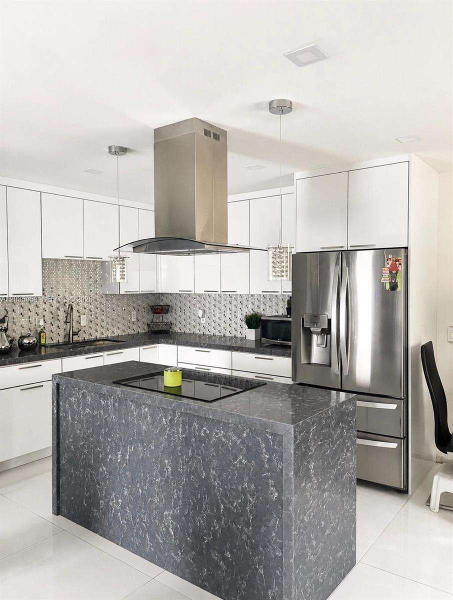 1220 71st Ter, Hollywood, FL 33024 - Pending Sale photo 4