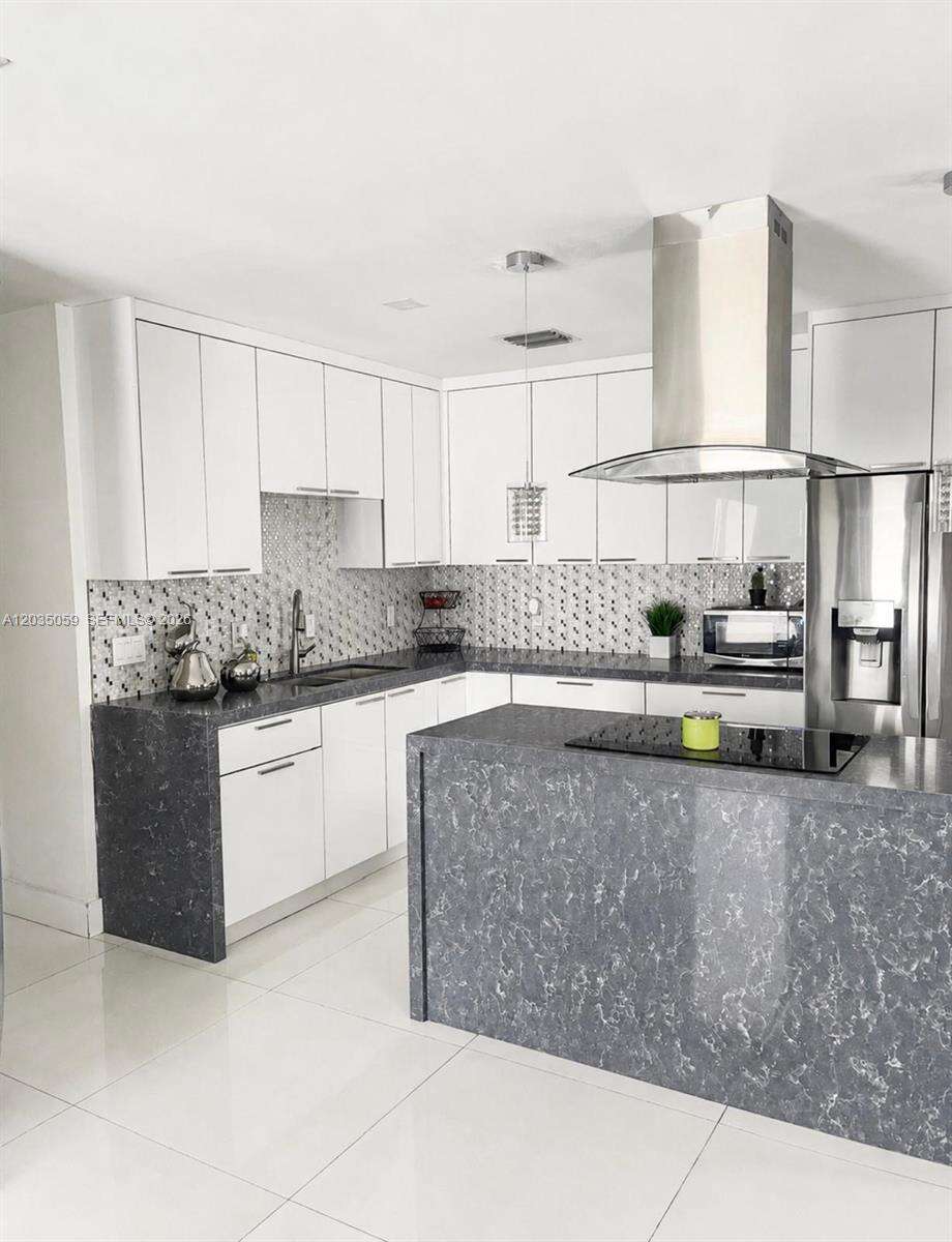 1220 71st Ter, Hollywood, FL 33024 - Pending Sale photo 5