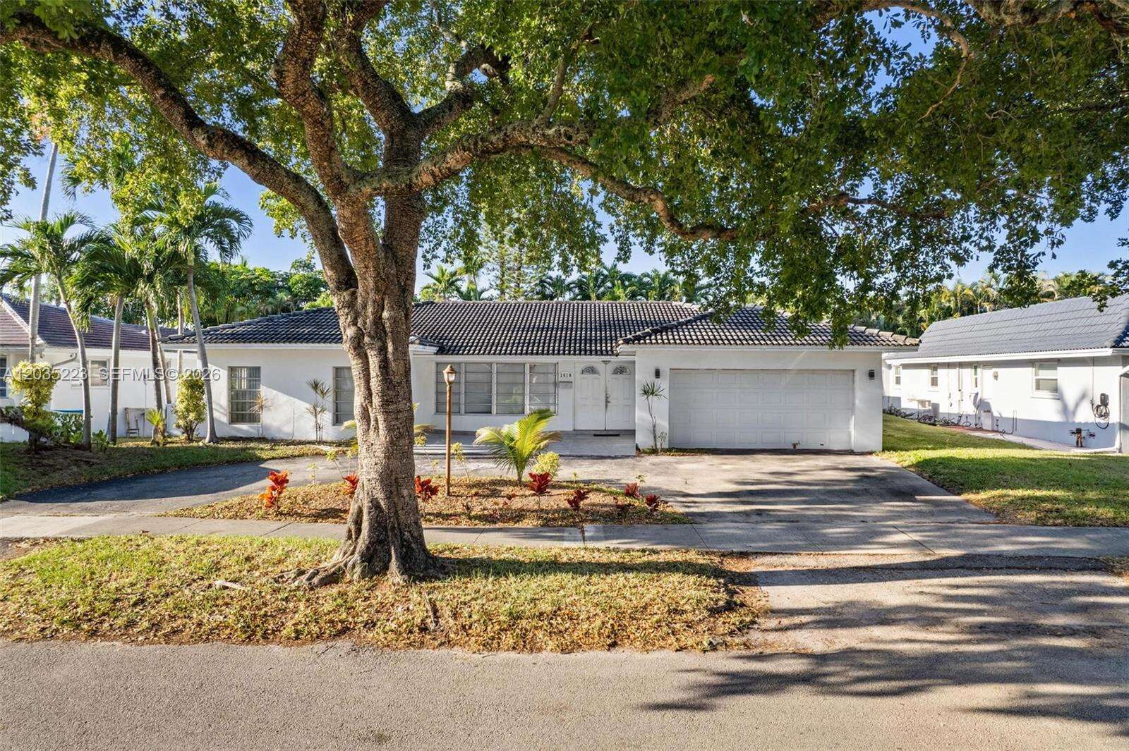 3610 53rd Ave, Hollywood, FL 33021 - For Sale photo 2