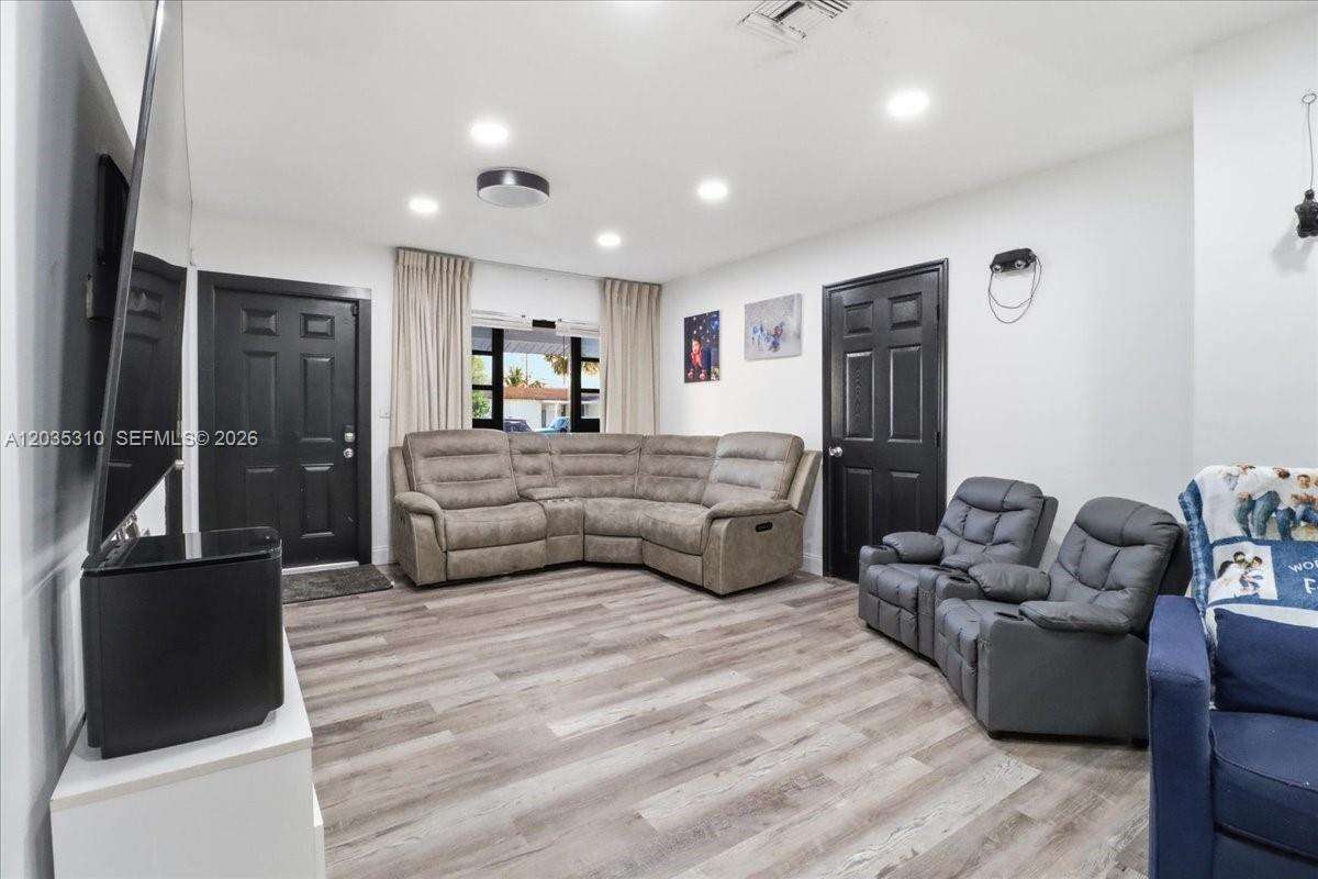 7551 Polk St, Hollywood, FL 33024 - For Sale photo 14