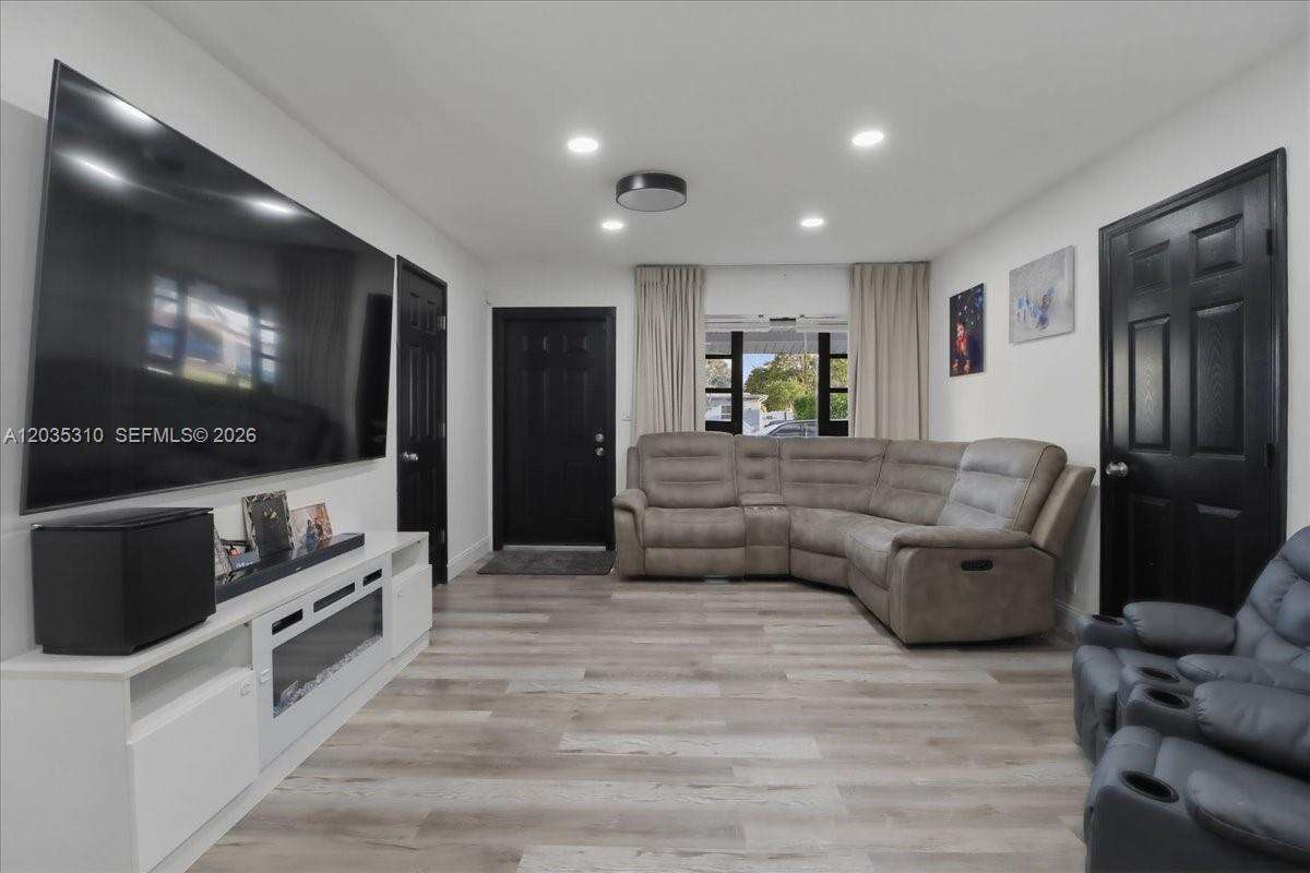 7551 Polk St, Hollywood, FL 33024 - For Sale photo 17