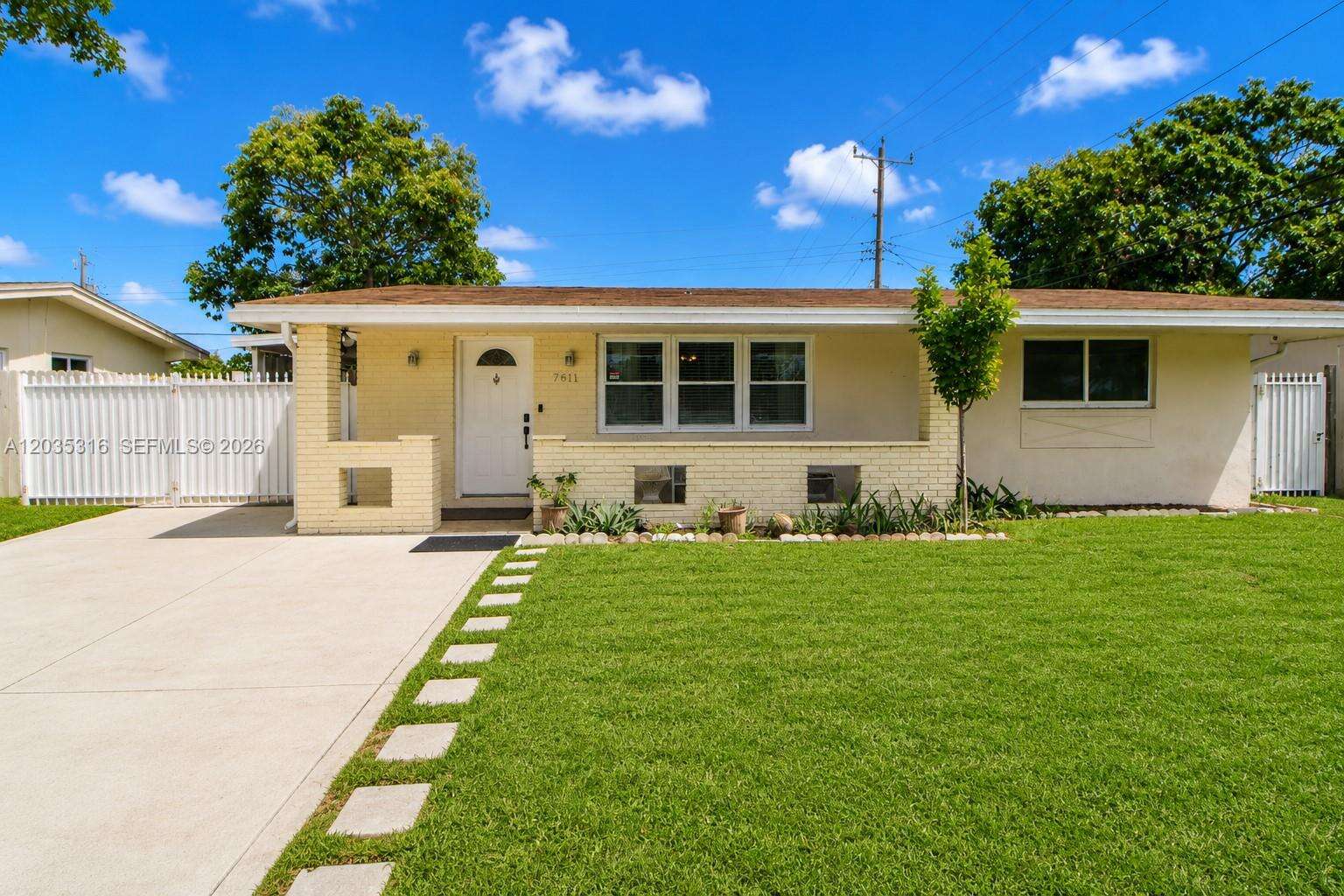 7611 15th Ct, Pembroke Pines, FL 33024 - For Sale photo 4