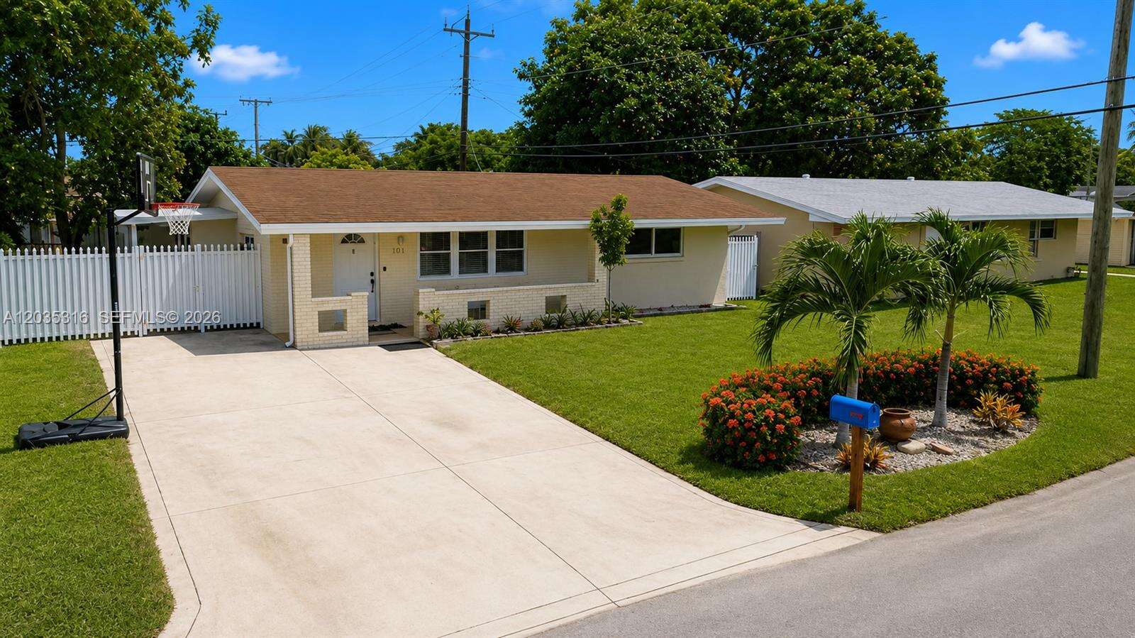 7611 15th Ct, Pembroke Pines, FL 33024 - For Sale photo 5