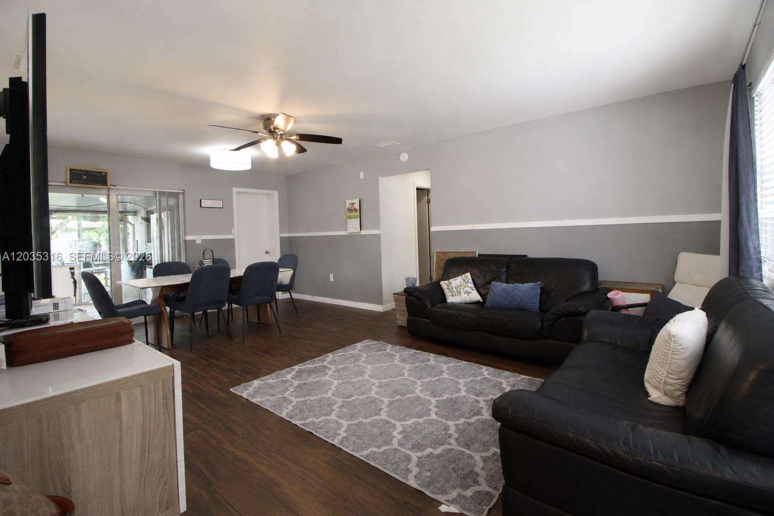 7611 15th Ct, Pembroke Pines, FL 33024 - For Sale photo 6