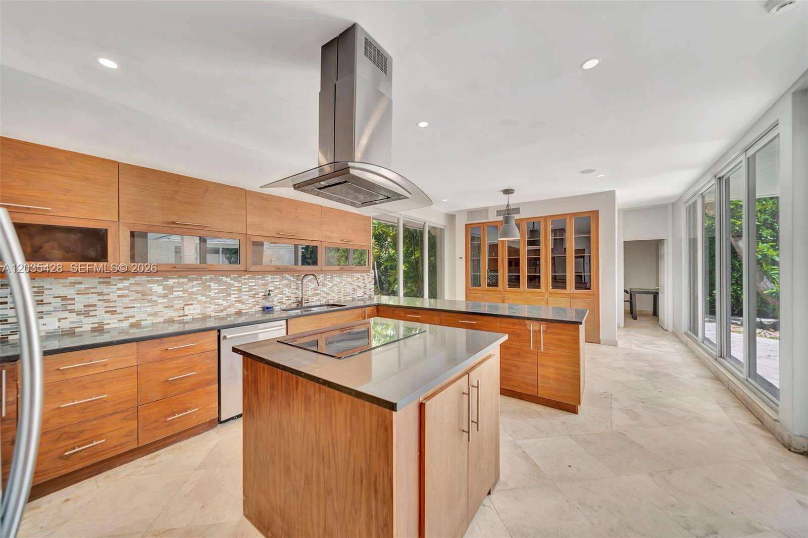 111 Hibiscus Dr, Miami Beach, FL 33139 - For Sale photo 7