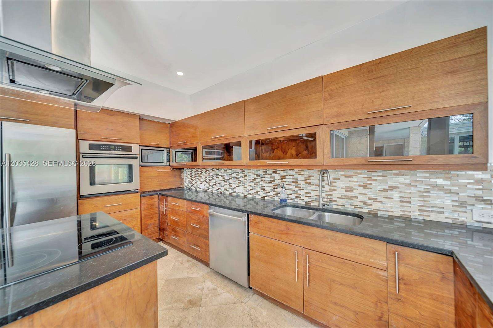 111 Hibiscus Dr, Miami Beach, FL 33139 - For Sale photo 9