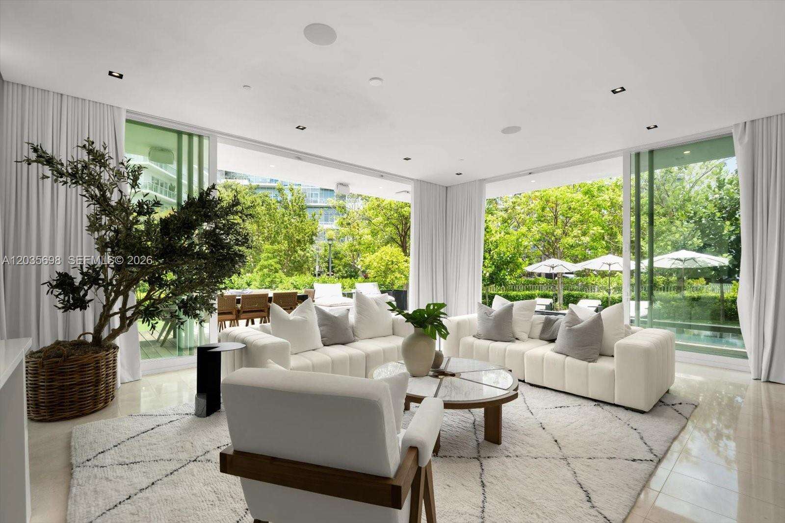 810 47 Ct, Miami Beach, FL 33140 - For Sale photo 2