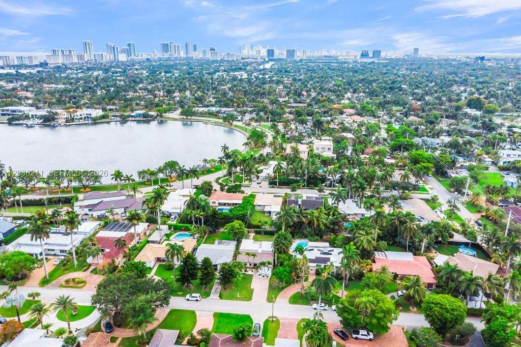 1234 Buchanan St, Hollywood, FL 33019 - For Sale photo 2
