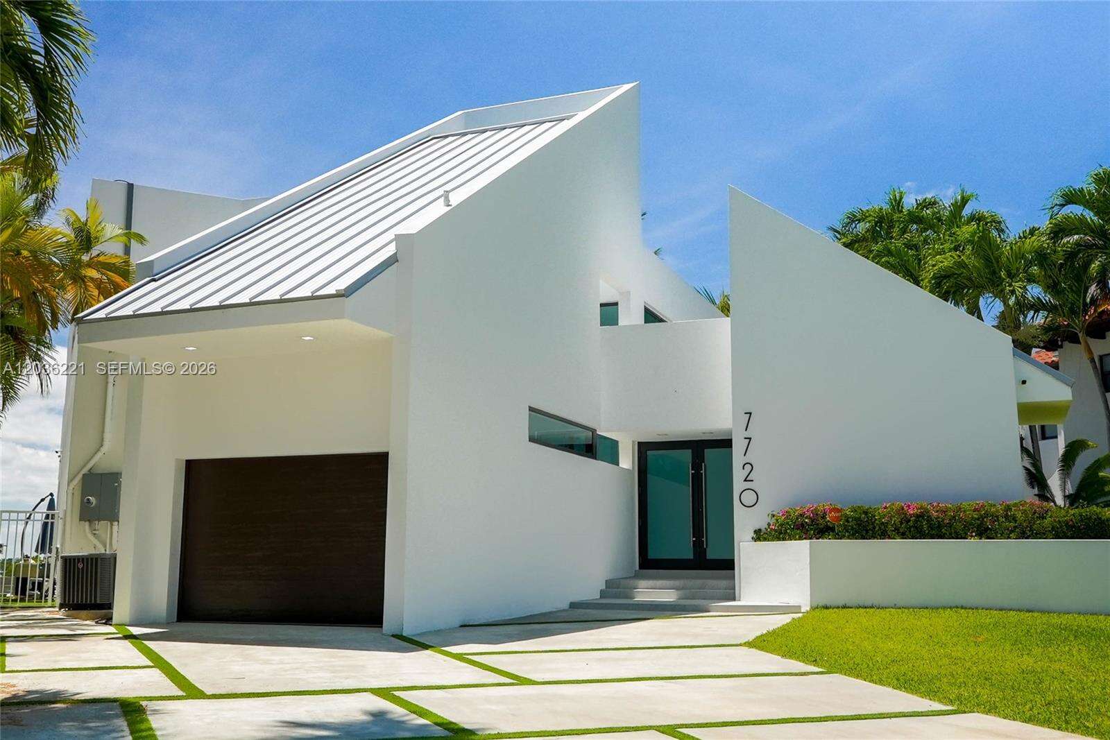 7720 Miami View Dr, North Bay Village, FL 33141 - For Sale photo 1