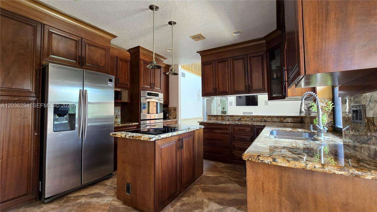 741 Tyler St, Hollywood, FL 33019 - For Sale photo 12