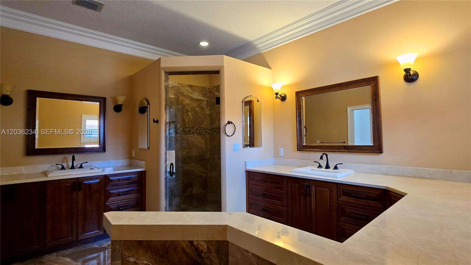 741 Tyler St, Hollywood, FL 33019 - For Sale photo 17