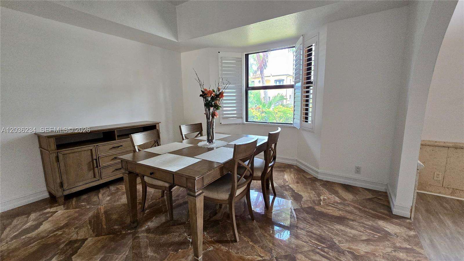 741 Tyler St, Hollywood, FL 33019 - For Sale photo 4