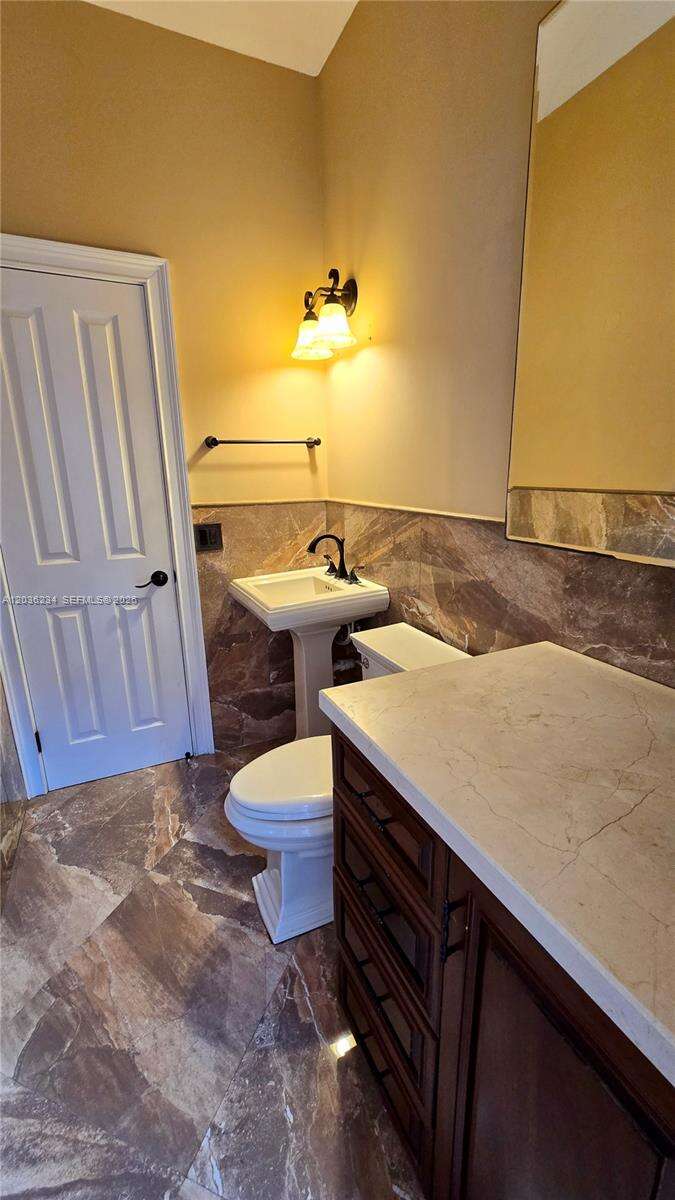 741 Tyler St, Hollywood, FL 33019 - For Sale photo 38