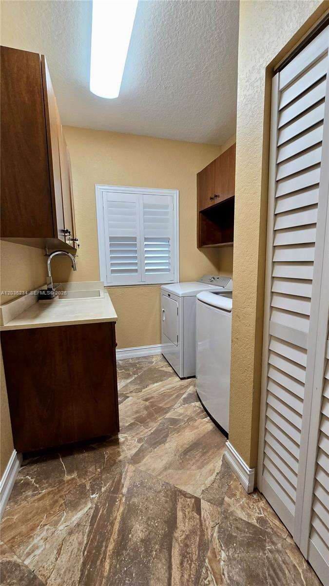 741 Tyler St, Hollywood, FL 33019 - For Sale photo 39