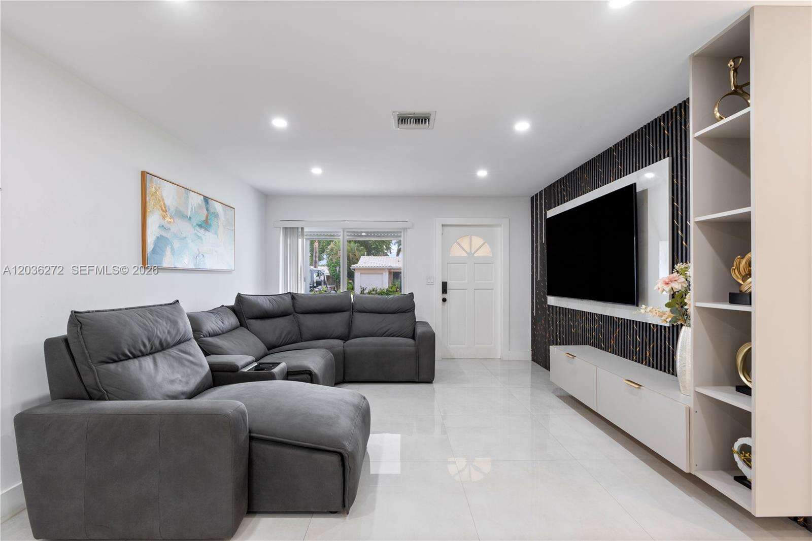 706 32nd Ct, Hollywood, FL 33021 - For Sale photo 11