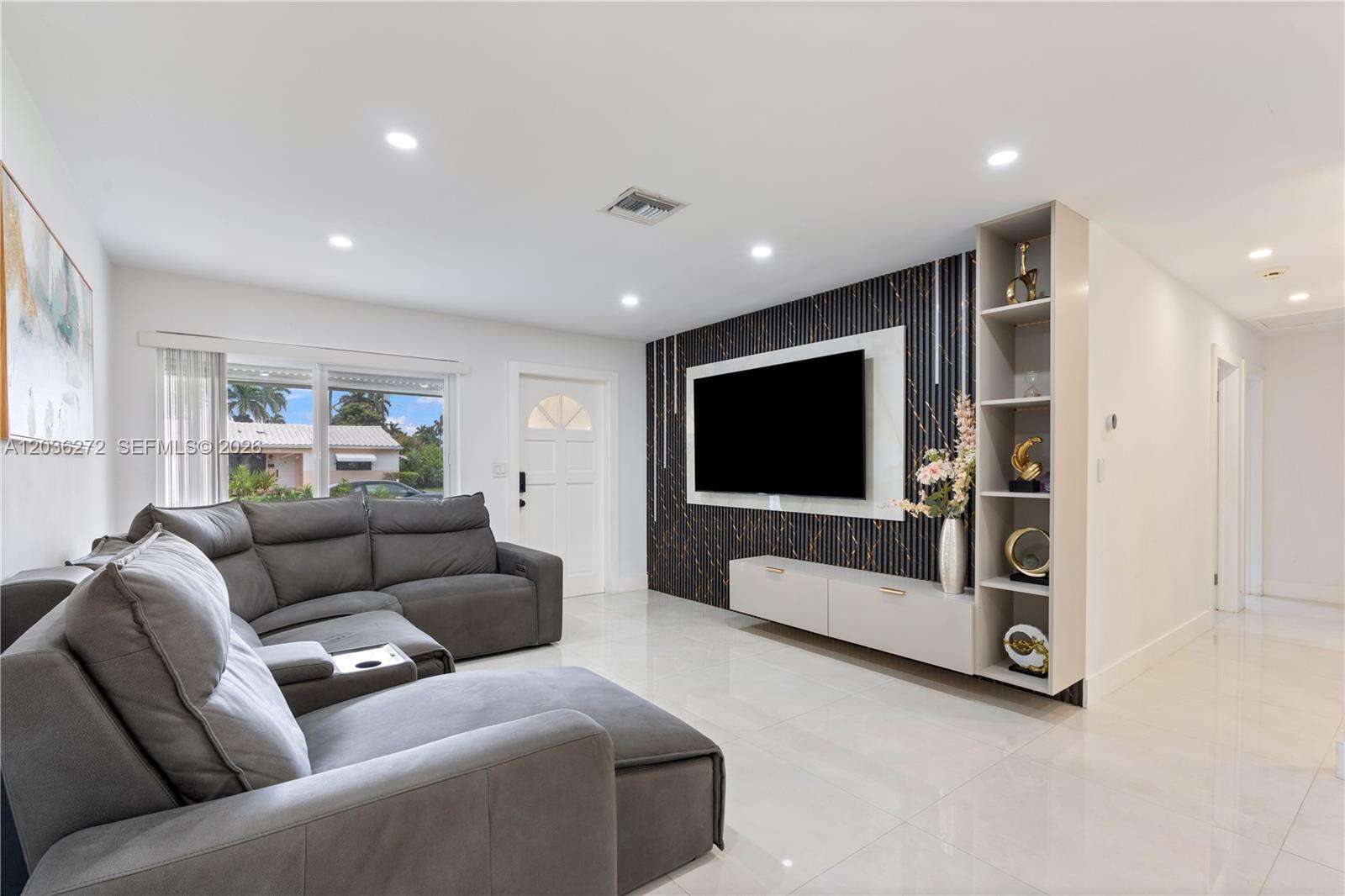 706 32nd Ct, Hollywood, FL 33021 - For Sale photo 12